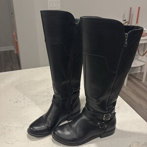 Guess 7.5W Black boot with wide calf